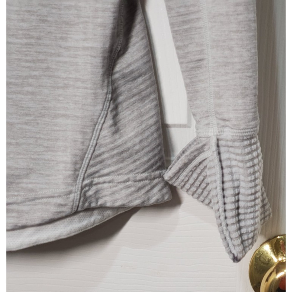 New Balance Women’s Athletic Pullover Hoodie Size M Gray Lightweight Stretch - Picture 11 of 13